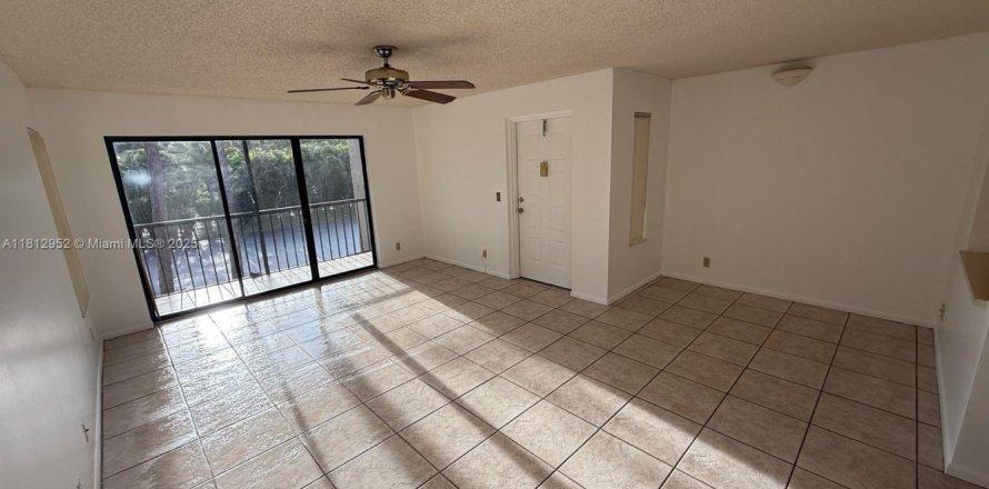 Condo in Greenacres, Florida, 1 bedroom  № 1875265