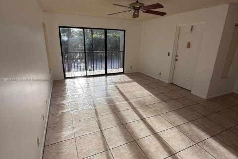 Condo in Greenacres, Florida, 1 bedroom  № 1875265 - photo 3