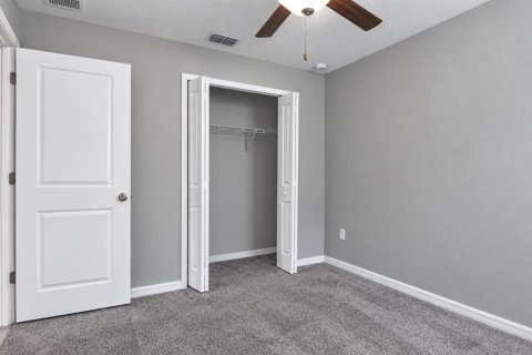 Villa ou maison à louer à Apollo Beach, Floride: 3 chambres, 143.07 m2 № 2429149 - photo 9