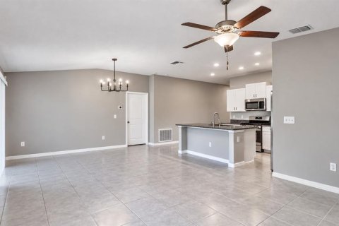 Villa ou maison à louer à Apollo Beach, Floride: 3 chambres, 143.07 m2 № 2429149 - photo 6