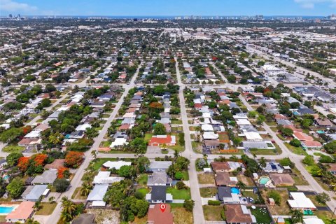 House in Oakland Park, Florida 2 bedrooms, 103.31 sq.m. № 2083614 - photo 24