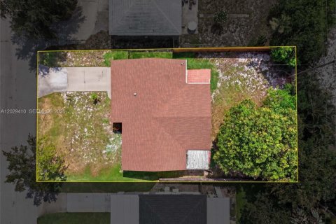 House in Oakland Park, Florida 2 bedrooms, 103.31 sq.m. № 2083614 - photo 21