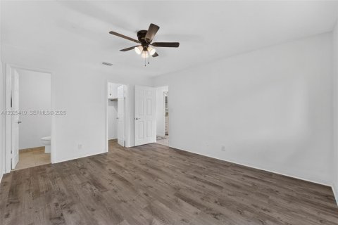 House in Oakland Park, Florida 2 bedrooms, 103.31 sq.m. № 2083614 - photo 15