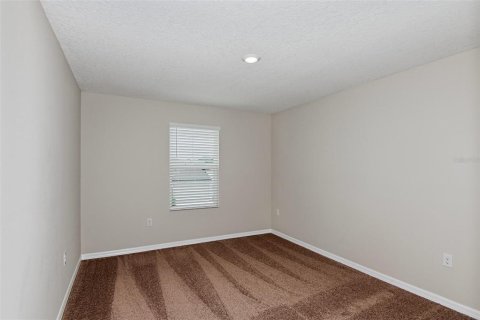 House in Dade City, Florida 5 bedrooms, 295.62 sq.m. № 2237593 - photo 17