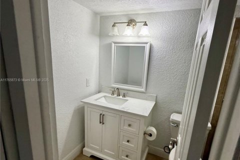 Купить кондоминиум в Майами, Флорида 1 спальня, 70.61м2, № 1699416 - фото 7