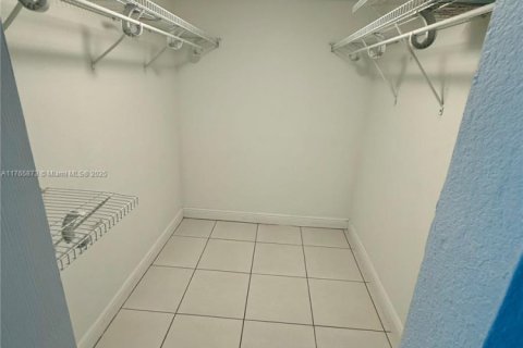 Купить кондоминиум в Майами, Флорида 1 спальня, 70.61м2, № 1699416 - фото 6
