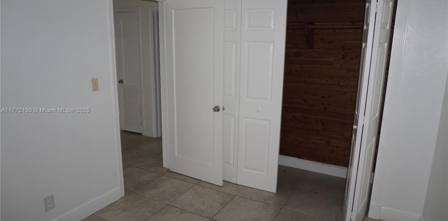 Villa ou maison à Miami, Floride 2 chambres, 92.9 m2 № 1593626