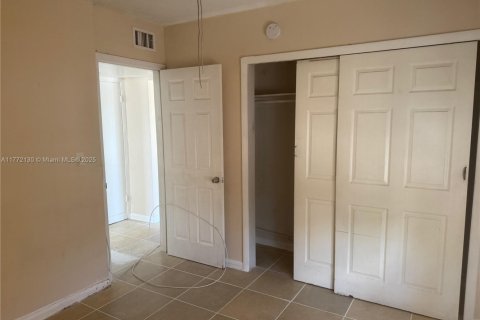 Casa en alquiler en Miami, Florida, 2 dormitorios, 92.9 m2 № 1593626 - foto 12