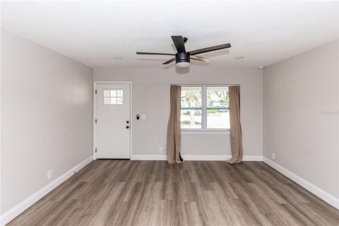 House in Sanford, Florida 3 bedrooms, 134.24 sq.m. № 1568767 - photo 6
