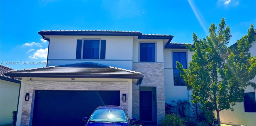 Villa ou maison à Doral, Floride 5 chambres, 319.21 m2 № 2066686