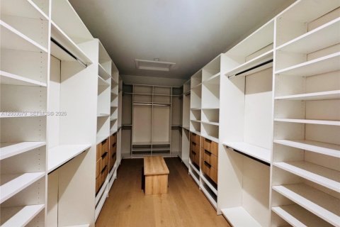Villa ou maison à louer à Doral, Floride: 5 chambres, 319.21 m2 № 2066686 - photo 29