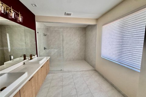Villa ou maison à louer à Doral, Floride: 5 chambres, 319.21 m2 № 2066686 - photo 26