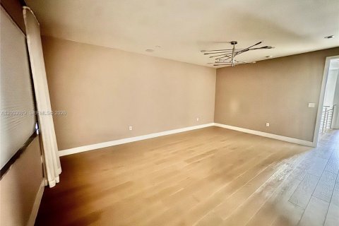 Villa ou maison à louer à Doral, Floride: 5 chambres, 319.21 m2 № 2066686 - photo 28