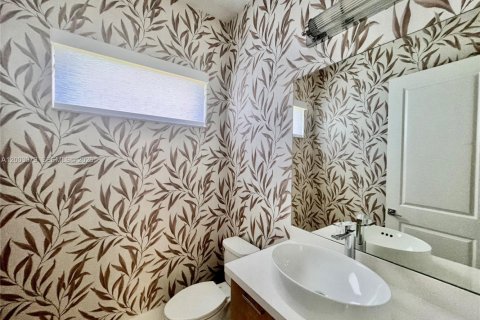 Villa ou maison à louer à Doral, Floride: 5 chambres, 319.21 m2 № 2066686 - photo 8
