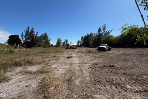 Commercial property in Miami, Florida № 2056766 - photo 4