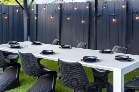 Купить виллу или дом в Майами, Флорида 3 спальни, 161.65м2, № 1985639 - фото 17