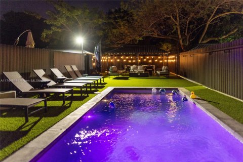 Купить виллу или дом в Майами, Флорида 3 спальни, 161.65м2, № 1985639 - фото 9