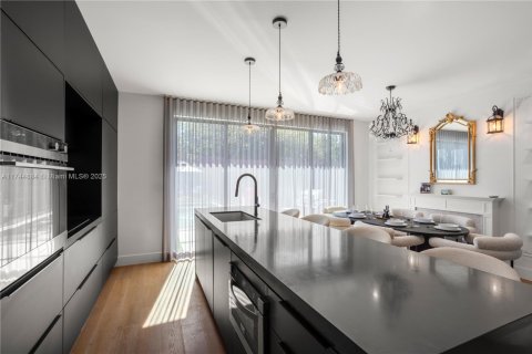 Купить виллу или дом в Майами, Флорида 3 спальни, 161.65м2, № 1985639 - фото 30