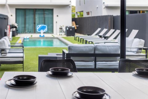 Купить виллу или дом в Майами, Флорида 3 спальни, 161.65м2, № 1985639 - фото 18