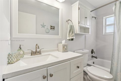 House in Delray Beach, Florida 2 bedrooms, 99.03 sq.m. № 1465850 - photo 17