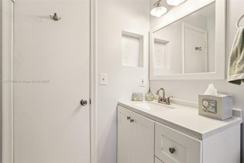 House in Delray Beach, Florida 2 bedrooms, 99.03 sq.m. № 1465850 - photo 18