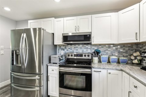 House in Delray Beach, Florida 2 bedrooms, 99.03 sq.m. № 1465850 - photo 15