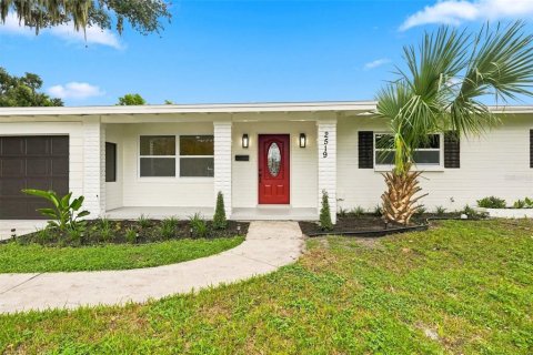 House in Orlando, Florida 3 bedrooms, 138.98 sq.m. № 2353174