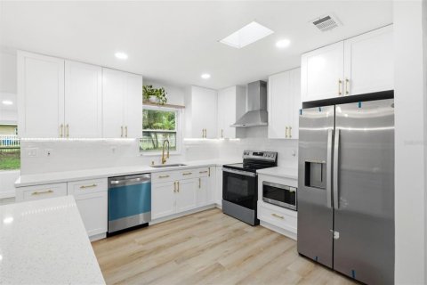 Villa ou maison à vendre à Orlando, Floride: 3 chambres, 138.98 m2 № 2353174 - photo 11