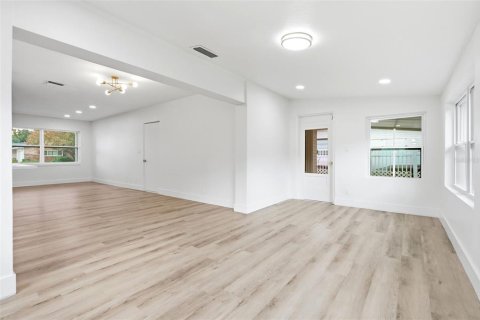 Villa ou maison à vendre à Orlando, Floride: 3 chambres, 138.98 m2 № 2353174 - photo 29
