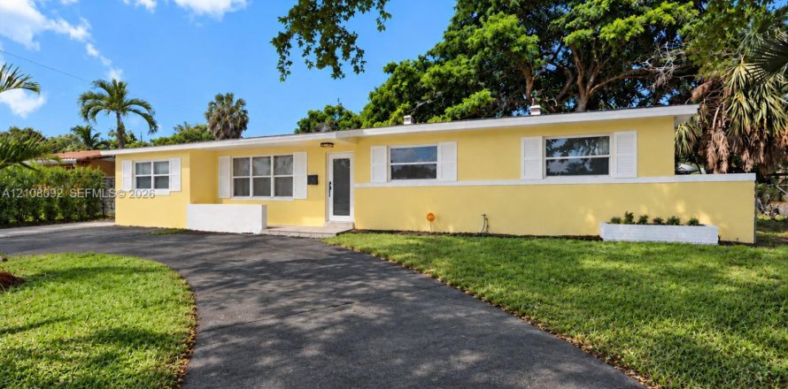 House in Lauderhill, Florida 4 bedrooms, 142.05 sq.m. № 2420675