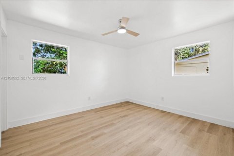 House in Lauderhill, Florida 4 bedrooms, 142.05 sq.m. № 2420675 - photo 13