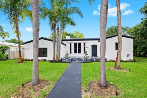 Villa ou maison à Miami Shores, Floride 4 chambres, 234.21 m2 № 2089026
