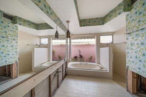 House in Largo, Florida 2 bedrooms, 237.18 sq.m. № 1783107 - photo 24