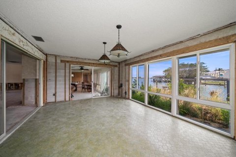 House in Largo, Florida 2 bedrooms, 237.18 sq.m. № 1783107 - photo 18