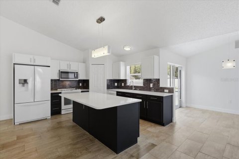 House in Palm Coast, Florida 4 bedrooms, 194.72 sq.m. № 2231191 - photo 20