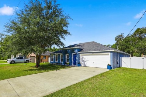 House in Palm Coast, Florida 4 bedrooms, 194.72 sq.m. № 2231191 - photo 2
