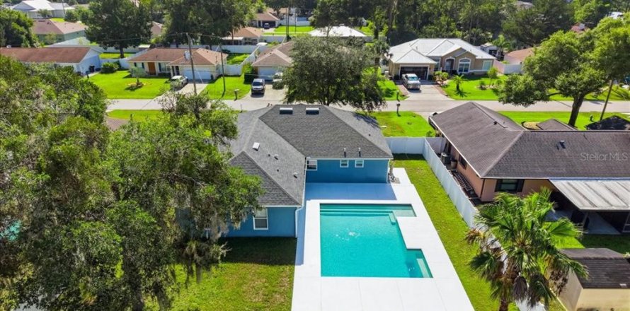 House in Palm Coast, Florida 4 bedrooms, 194.72 sq.m. № 2231191