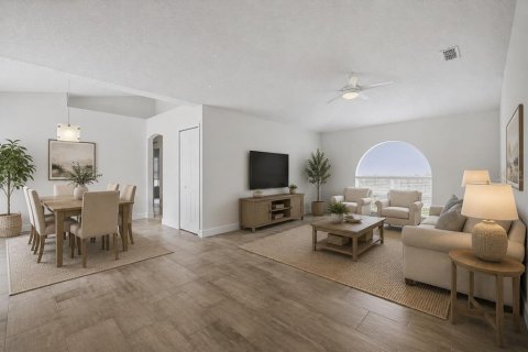 House in Palm Coast, Florida 4 bedrooms, 194.72 sq.m. № 2231191 - photo 26