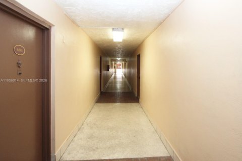 Apartamento en alquiler en Miami, Florida, 1 dormitorio, 72.09 m2 № 2010467 - foto 8