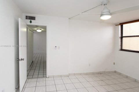 Apartamento en alquiler en Miami, Florida, 1 dormitorio, 72.09 m2 № 2010467 - foto 19