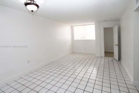 Apartamento en alquiler en Miami, Florida, 1 dormitorio, 72.09 m2 № 2010467 - foto 9