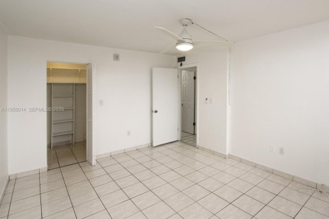 Apartamento en alquiler en Miami, Florida, 1 dormitorio, 72.09 m2 № 2010467 - foto 17