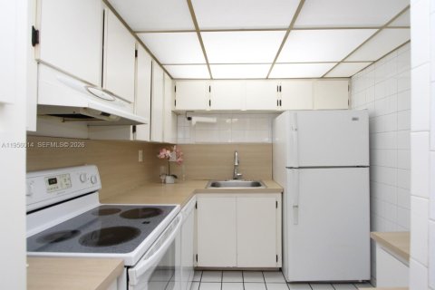 Apartamento en alquiler en Miami, Florida, 1 dormitorio, 72.09 m2 № 2010467 - foto 22