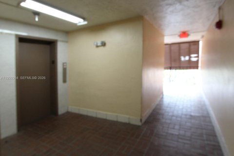 Apartamento en alquiler en Miami, Florida, 1 dormitorio, 72.09 m2 № 2010467 - foto 6