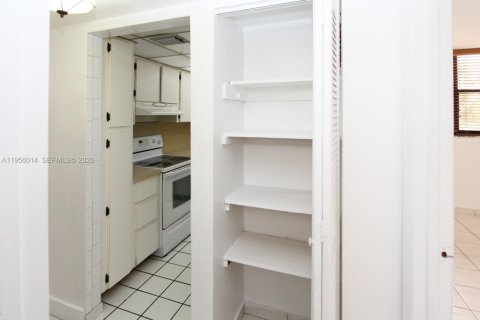 Apartamento en alquiler en Miami, Florida, 1 dormitorio, 72.09 m2 № 2010467 - foto 20