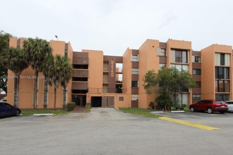 Apartamento en alquiler en Miami, Florida, 1 dormitorio, 72.09 m2 № 2010467 - foto 3