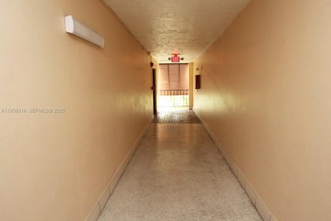 Apartamento en alquiler en Miami, Florida, 1 dormitorio, 72.09 m2 № 2010467 - foto 7