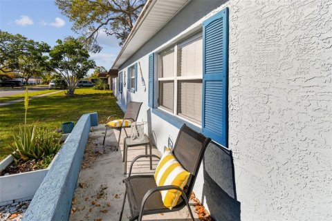 House in Largo, Florida 3 bedrooms, 120.22 sq.m. № 2206988 - photo 18