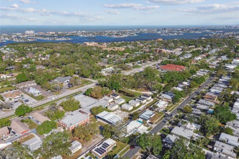 House in Largo, Florida 3 bedrooms, 120.22 sq.m. № 2206988 - photo 5