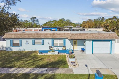 House in Largo, Florida 3 bedrooms, 120.22 sq.m. № 2206988 - photo 9